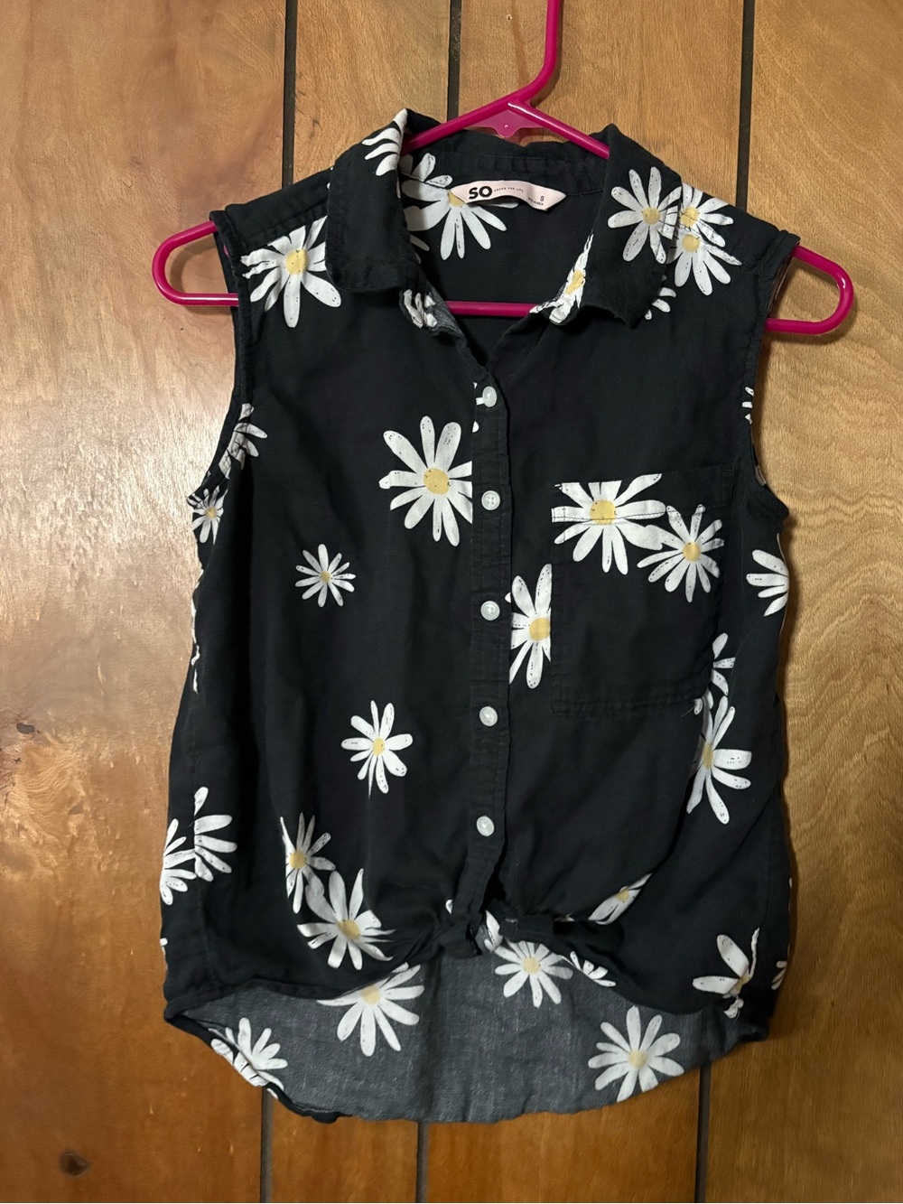 Juniors SO button floral tank